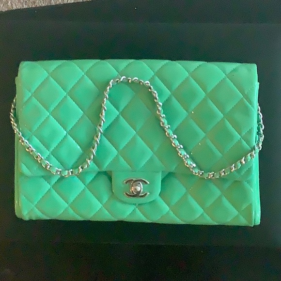 Chanel purse - Picture 2 of 8